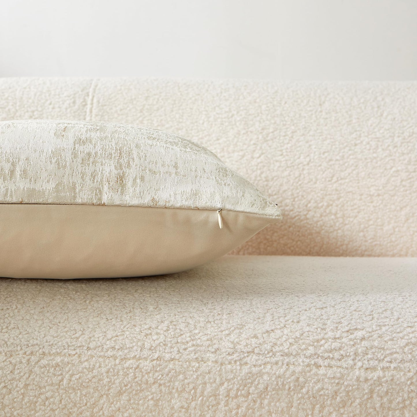 Cream Velvet 18" x 18" Gold Splashed