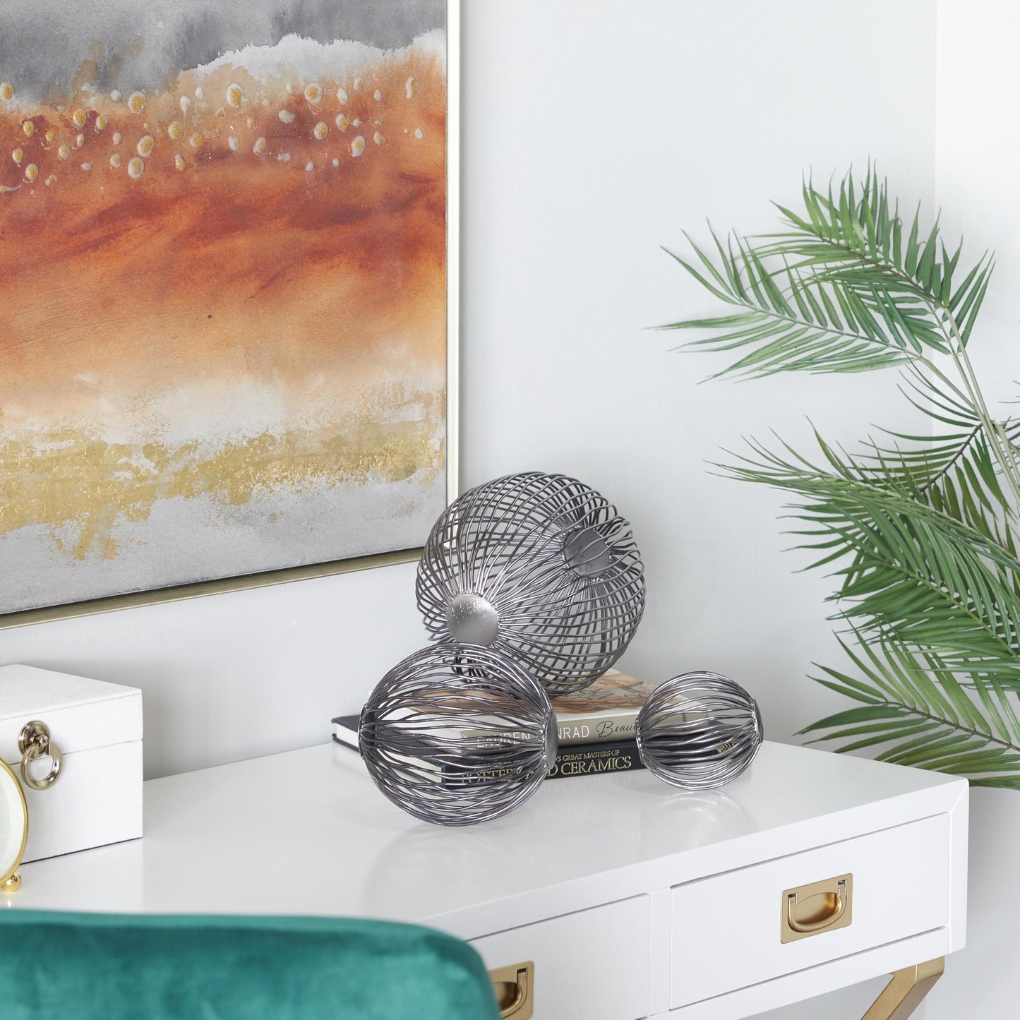 Gray Geometric Sculpture Ball Decor Set